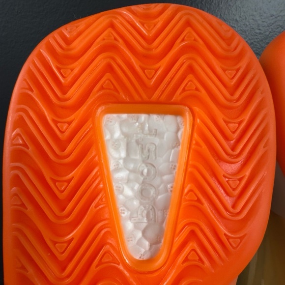 Yeezy Quantum ‘Hi-Res Coral’ | Size 11M | VNDS - Picture 13 of 16